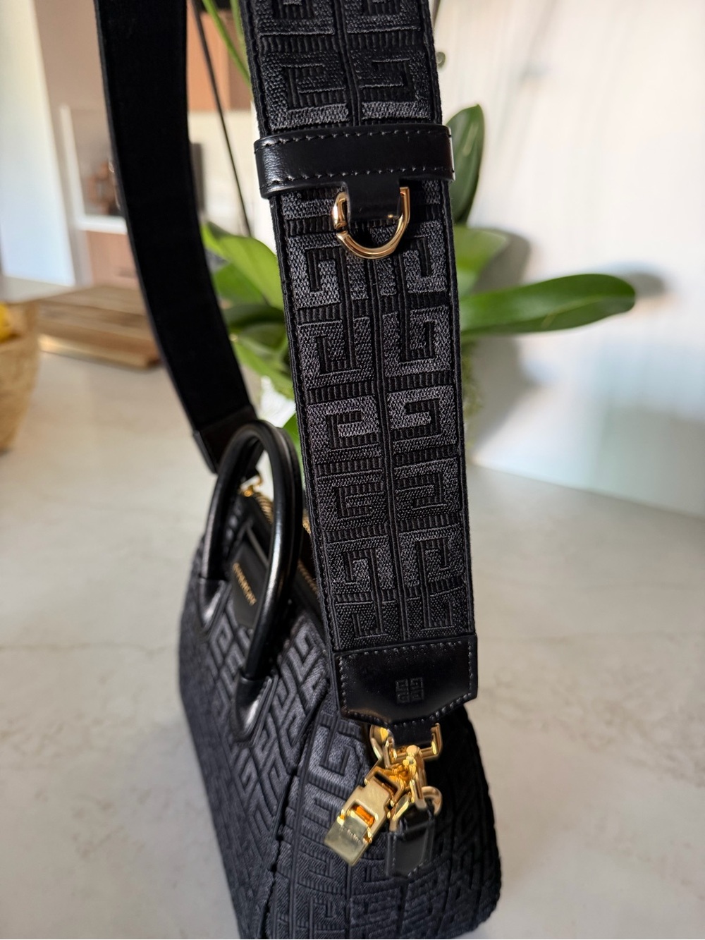 Givenchy Antigona - Picture 8 of 10